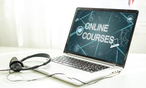 How to Use Online Courses to Build Customer Loyalty and Increase Engagement